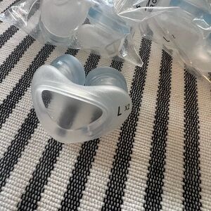 Phillips Respironics nuance pro nasal pillows in LARGE
